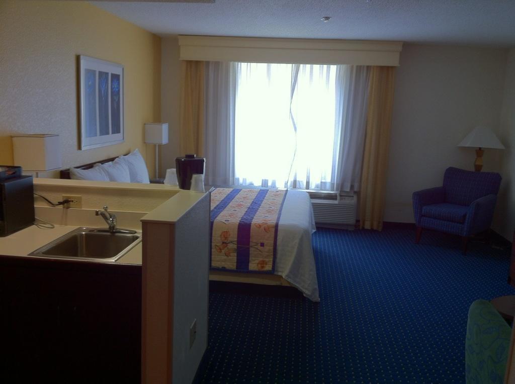 Studios And Suites 4 Less - Gum Road Chesapeake Bilik gambar